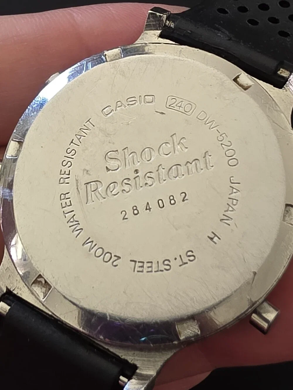 Vintage Casio G-Shock 200m 240 DW-5200 Digital Chrono Alarm 38mm Watch Works